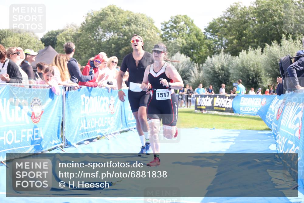 25.08.2024 - Elbe Triathlon Hamburg H.Heesch http://msf.ph/oto/6881838 25.08.2024 11:57:42 Ziel 676, 1517, 1544 meine-sportfotos.de