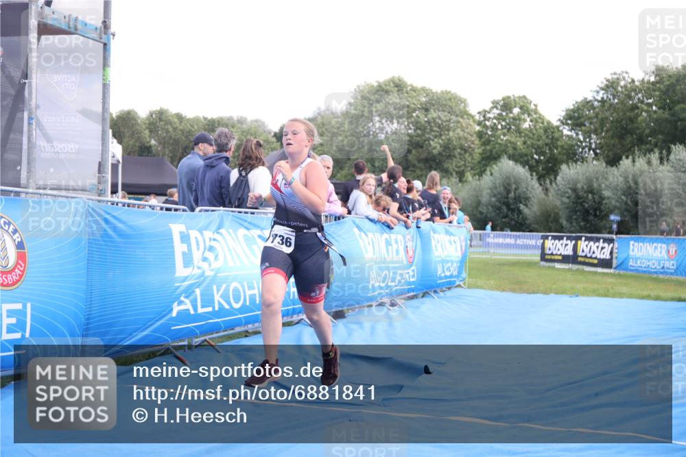 25.08.2024 - Elbe Triathlon Hamburg H.Heesch http://msf.ph/oto/6881841 25.08.2024 12:38:49 Ziel 1736 meine-sportfotos.de