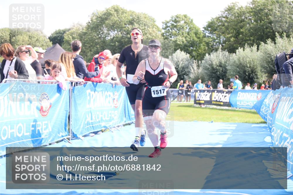 25.08.2024 - Elbe Triathlon Hamburg H.Heesch http://msf.ph/oto/6881842 25.08.2024 11:57:42 Ziel 676, 1517, 1544 meine-sportfotos.de