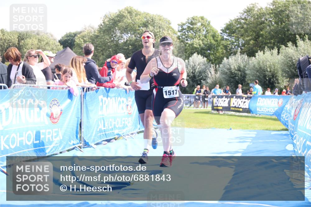25.08.2024 - Elbe Triathlon Hamburg H.Heesch http://msf.ph/oto/6881843 25.08.2024 11:57:42 Ziel 676, 1517, 1544 meine-sportfotos.de