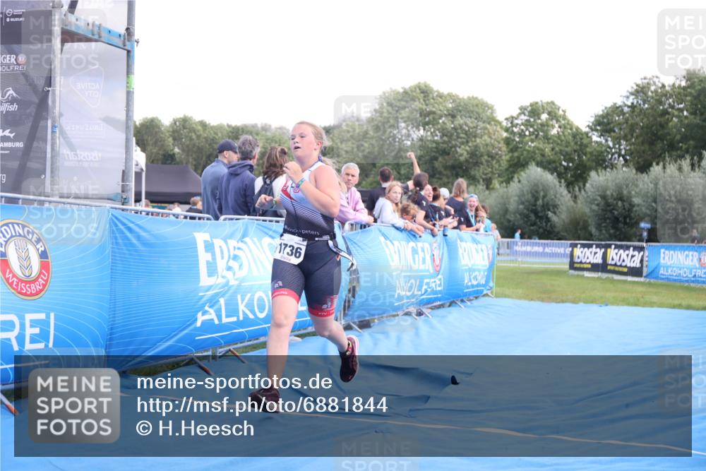 25.08.2024 - Elbe Triathlon Hamburg H.Heesch http://msf.ph/oto/6881844 25.08.2024 12:38:49 Ziel 1736 meine-sportfotos.de