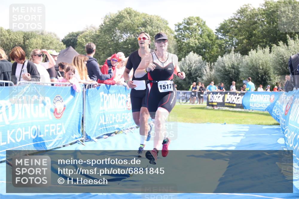 25.08.2024 - Elbe Triathlon Hamburg H.Heesch http://msf.ph/oto/6881845 25.08.2024 11:57:42 Ziel 676, 1517, 1544 meine-sportfotos.de