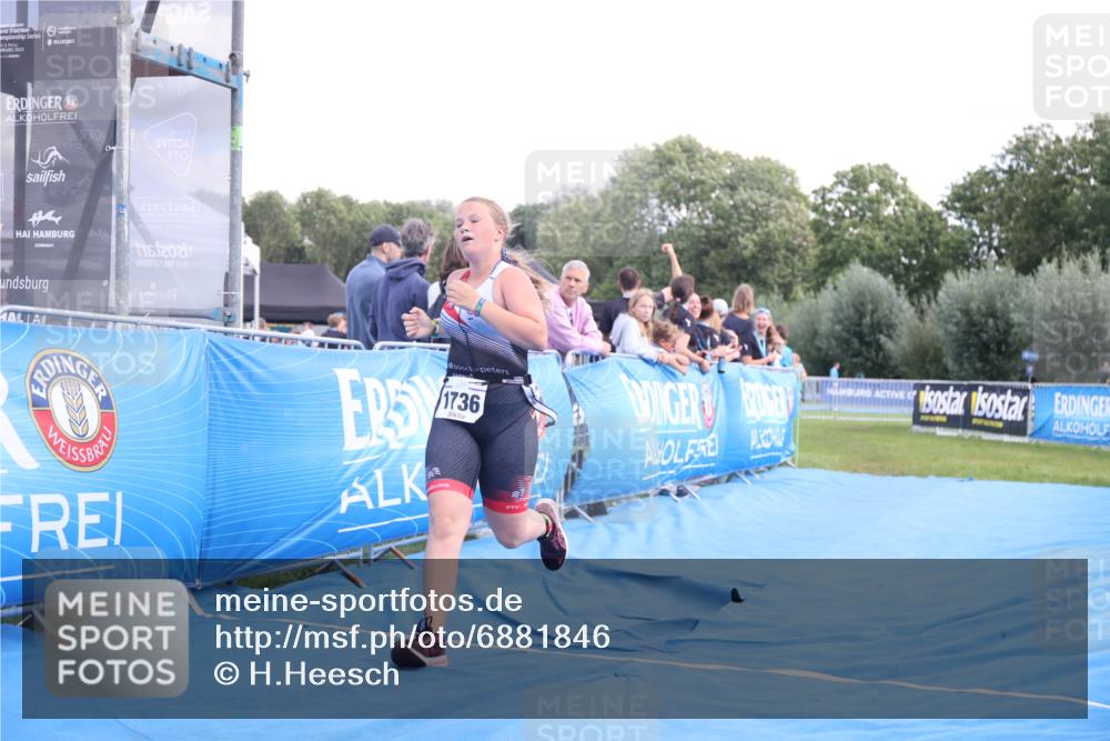 25.08.2024 - Elbe Triathlon Hamburg H.Heesch http://msf.ph/oto/6881846 25.08.2024 12:38:49 Ziel 1736 meine-sportfotos.de