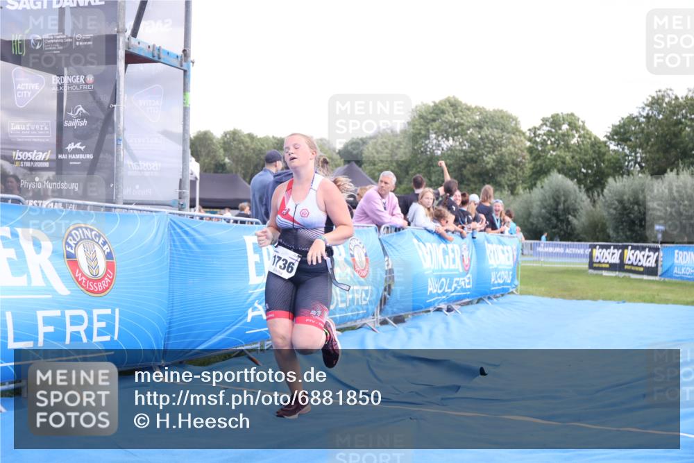 25.08.2024 - Elbe Triathlon Hamburg H.Heesch http://msf.ph/oto/6881850 25.08.2024 12:38:49 Ziel 1736 meine-sportfotos.de