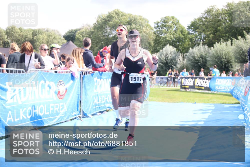 25.08.2024 - Elbe Triathlon Hamburg H.Heesch http://msf.ph/oto/6881851 25.08.2024 11:57:42 Ziel 676, 1517, 1544 meine-sportfotos.de