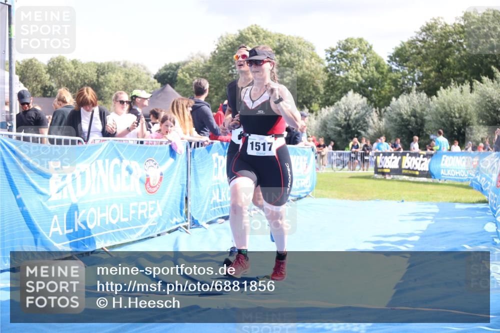 25.08.2024 - Elbe Triathlon Hamburg H.Heesch http://msf.ph/oto/6881856 25.08.2024 11:57:42 Ziel 676, 1517, 1544 meine-sportfotos.de