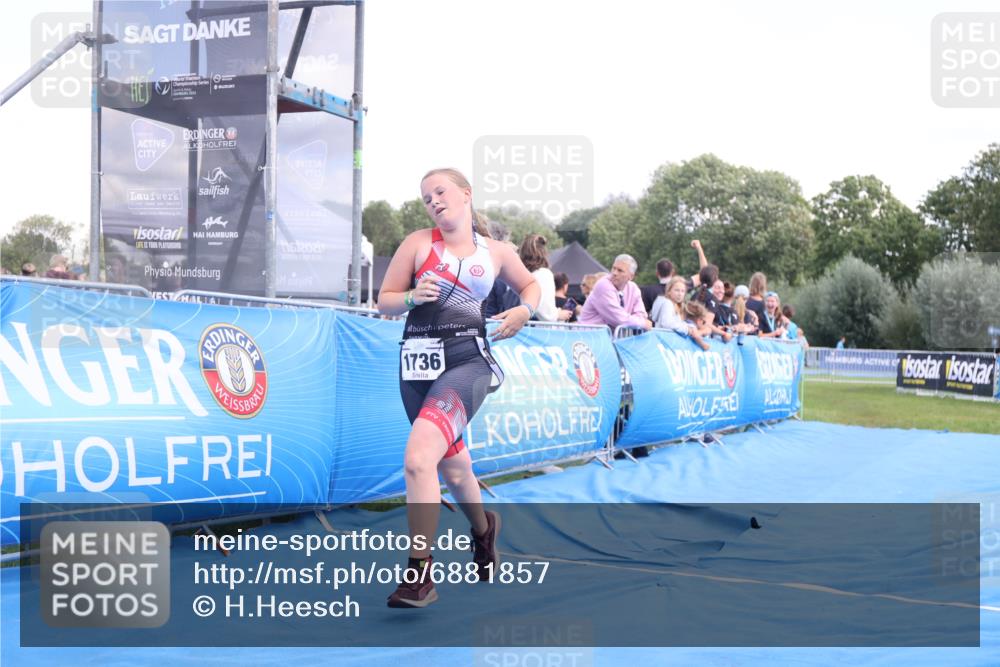 25.08.2024 - Elbe Triathlon Hamburg H.Heesch http://msf.ph/oto/6881857 25.08.2024 12:38:49 Ziel 1736 meine-sportfotos.de