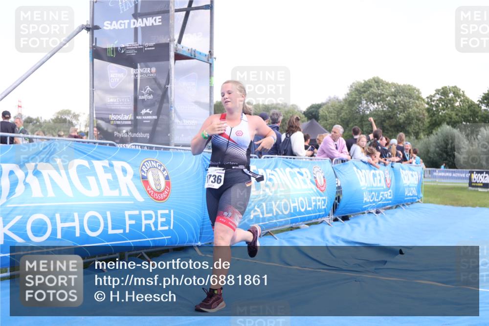 25.08.2024 - Elbe Triathlon Hamburg H.Heesch http://msf.ph/oto/6881861 25.08.2024 12:38:49 Ziel 1736 meine-sportfotos.de