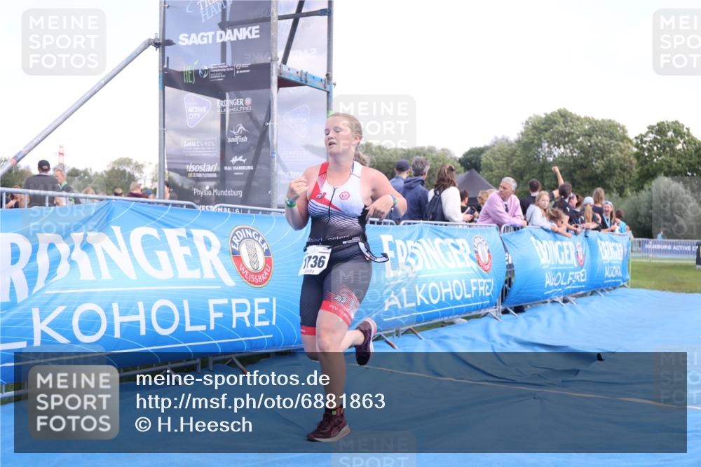 25.08.2024 - Elbe Triathlon Hamburg H.Heesch http://msf.ph/oto/6881863 25.08.2024 12:38:49 Ziel 1736 meine-sportfotos.de