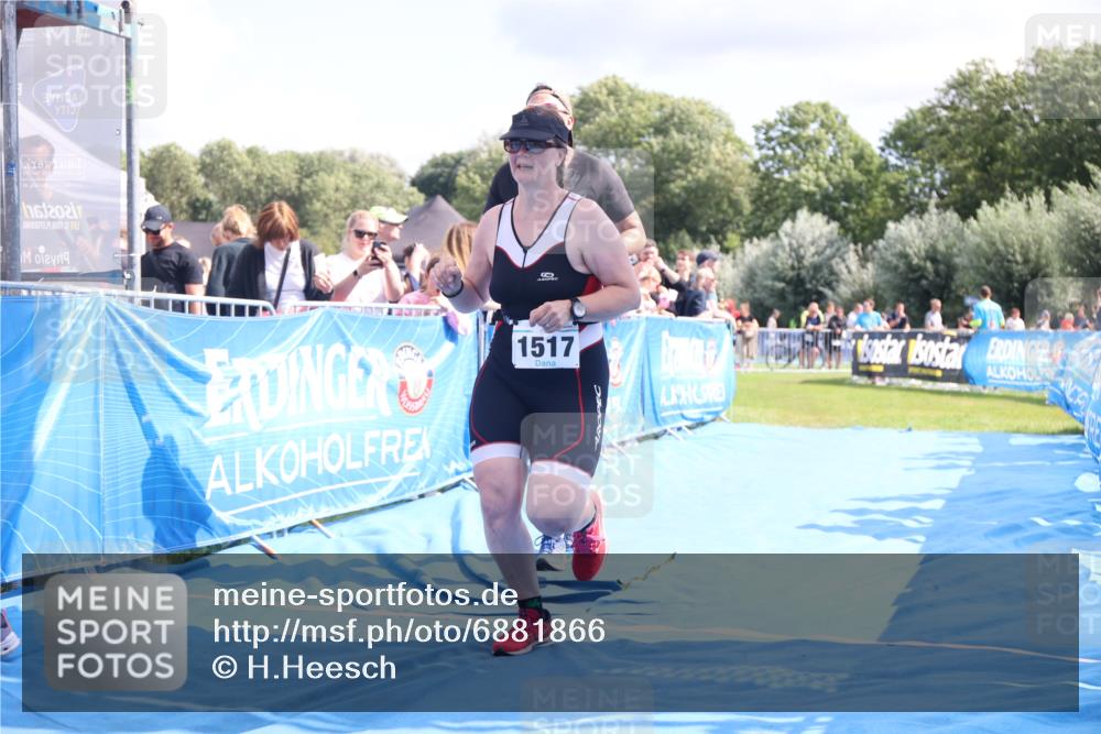25.08.2024 - Elbe Triathlon Hamburg H.Heesch http://msf.ph/oto/6881866 25.08.2024 11:57:43 Ziel 676, 1517, 1544 meine-sportfotos.de