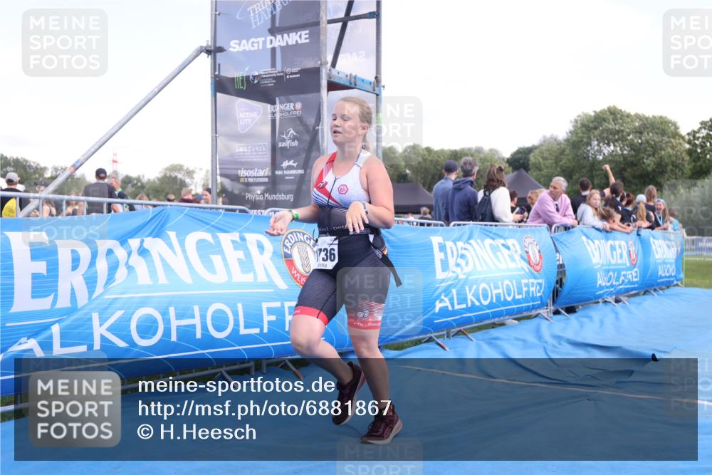 25.08.2024 - Elbe Triathlon Hamburg H.Heesch http://msf.ph/oto/6881867 25.08.2024 12:38:49 Ziel 1736 meine-sportfotos.de