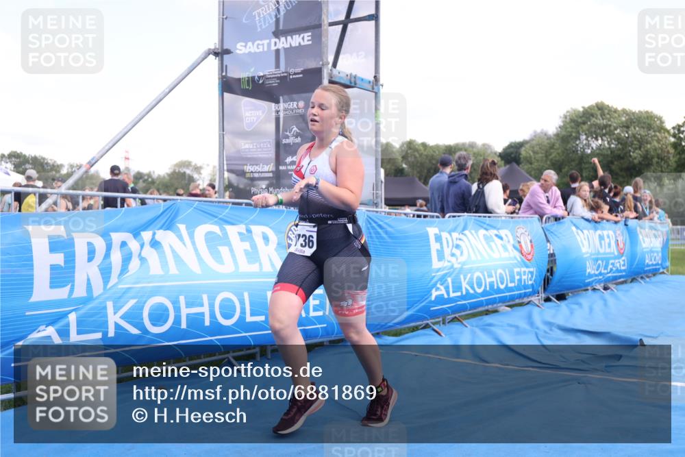 25.08.2024 - Elbe Triathlon Hamburg H.Heesch http://msf.ph/oto/6881869 25.08.2024 12:38:49 Ziel 1736 meine-sportfotos.de