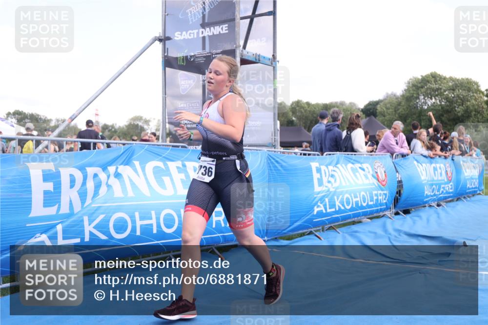 25.08.2024 - Elbe Triathlon Hamburg H.Heesch http://msf.ph/oto/6881871 25.08.2024 12:38:49 Ziel 1736 meine-sportfotos.de