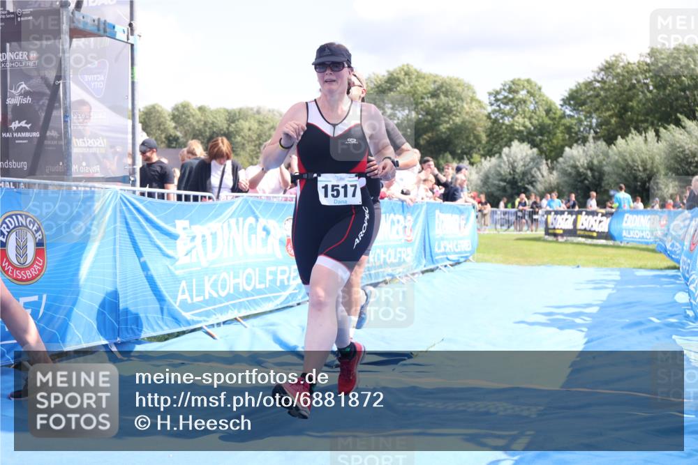 25.08.2024 - Elbe Triathlon Hamburg H.Heesch http://msf.ph/oto/6881872 25.08.2024 11:57:43 Ziel 676, 1517, 1544 meine-sportfotos.de