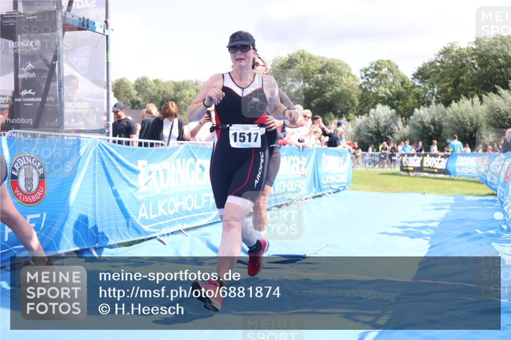 25.08.2024 - Elbe Triathlon Hamburg H.Heesch http://msf.ph/oto/6881874 25.08.2024 11:57:43 Ziel 676, 1517, 1544 meine-sportfotos.de