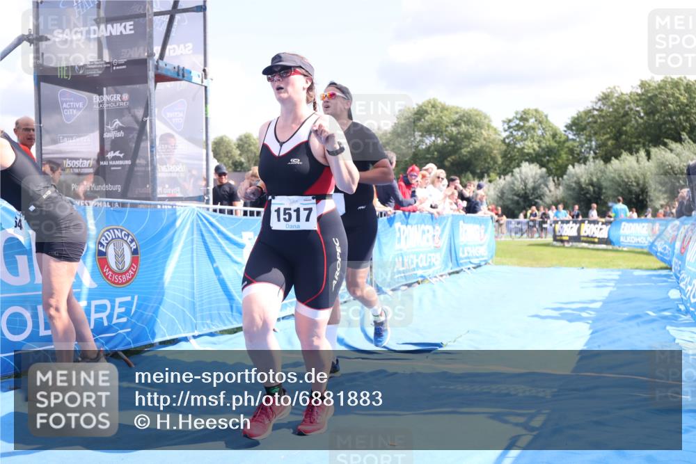 25.08.2024 - Elbe Triathlon Hamburg H.Heesch http://msf.ph/oto/6881883 25.08.2024 11:57:43 Ziel 676, 1517, 1544 meine-sportfotos.de