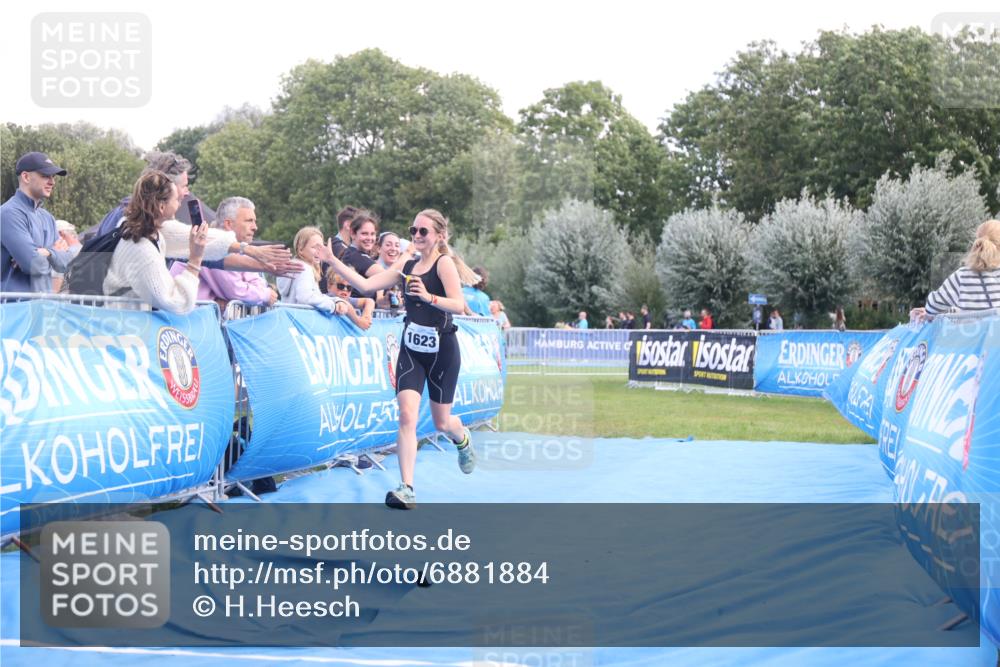 25.08.2024 - Elbe Triathlon Hamburg H.Heesch http://msf.ph/oto/6881884 25.08.2024 12:38:57 Ziel  meine-sportfotos.de