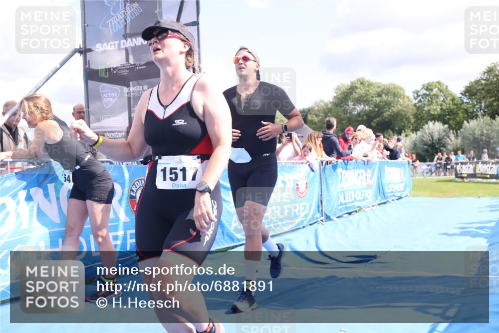 25.08.2024 - Elbe Triathlon Hamburg H.Heesch http://msf.ph/oto/6881891 25.08.2024 11:57:44 Ziel 676, 1517, 1544 meine-sportfotos.de
