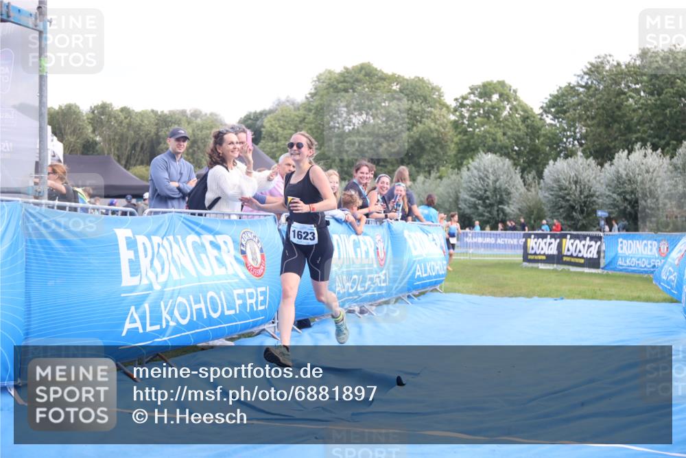 25.08.2024 - Elbe Triathlon Hamburg H.Heesch http://msf.ph/oto/6881897 25.08.2024 12:38:58 Ziel  meine-sportfotos.de