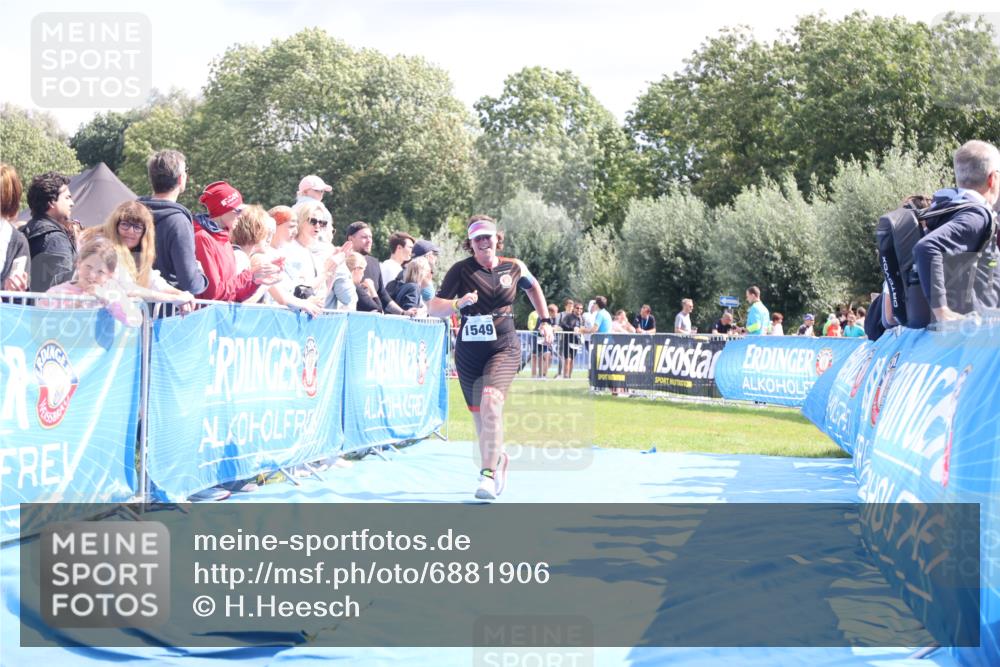 25.08.2024 - Elbe Triathlon Hamburg H.Heesch http://msf.ph/oto/6881906 25.08.2024 11:58:02 Ziel 1549 meine-sportfotos.de