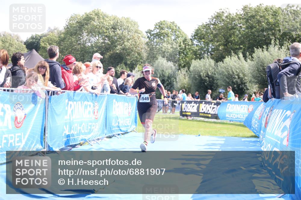 25.08.2024 - Elbe Triathlon Hamburg H.Heesch http://msf.ph/oto/6881907 25.08.2024 11:58:02 Ziel 1549 meine-sportfotos.de