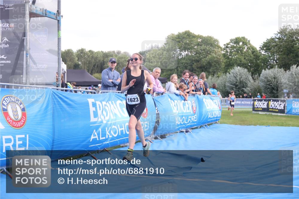 25.08.2024 - Elbe Triathlon Hamburg H.Heesch http://msf.ph/oto/6881910 25.08.2024 12:38:58 Ziel  meine-sportfotos.de