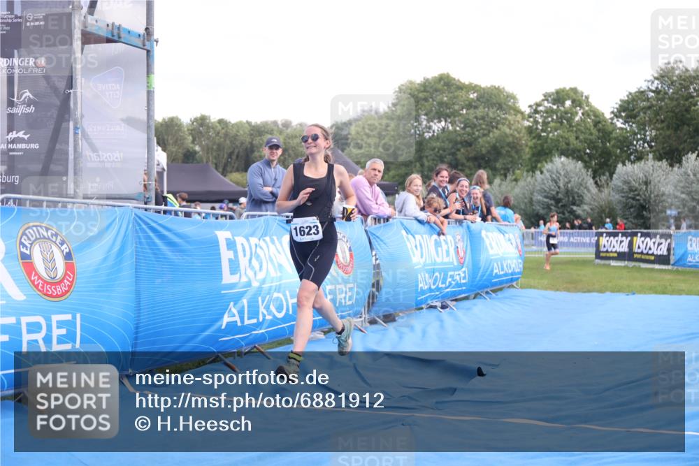 25.08.2024 - Elbe Triathlon Hamburg H.Heesch http://msf.ph/oto/6881912 25.08.2024 12:38:58 Ziel  meine-sportfotos.de