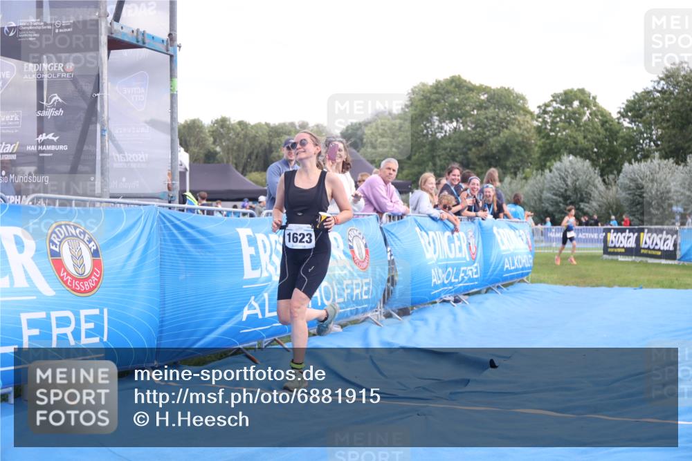25.08.2024 - Elbe Triathlon Hamburg H.Heesch http://msf.ph/oto/6881915 25.08.2024 12:38:58 Ziel  meine-sportfotos.de
