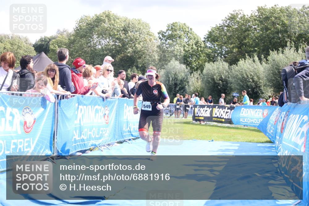 25.08.2024 - Elbe Triathlon Hamburg H.Heesch http://msf.ph/oto/6881916 25.08.2024 11:58:02 Ziel 1549 meine-sportfotos.de