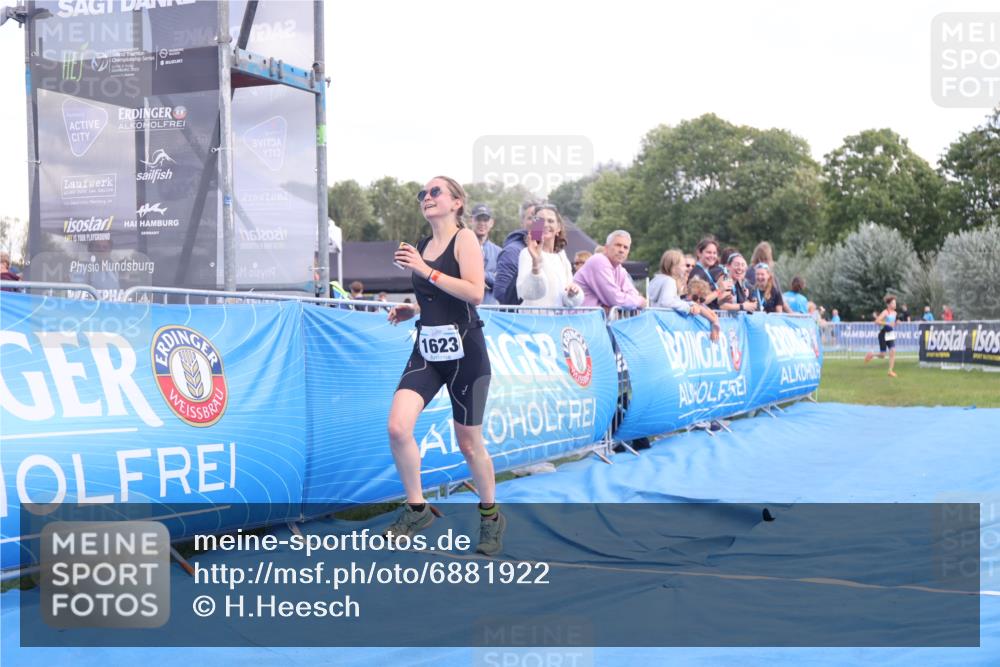 25.08.2024 - Elbe Triathlon Hamburg H.Heesch http://msf.ph/oto/6881922 25.08.2024 12:38:58 Ziel  meine-sportfotos.de