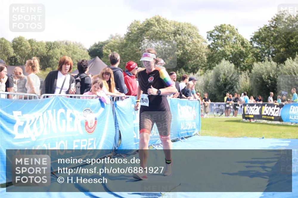 25.08.2024 - Elbe Triathlon Hamburg H.Heesch http://msf.ph/oto/6881927 25.08.2024 11:58:03 Ziel 1549 meine-sportfotos.de