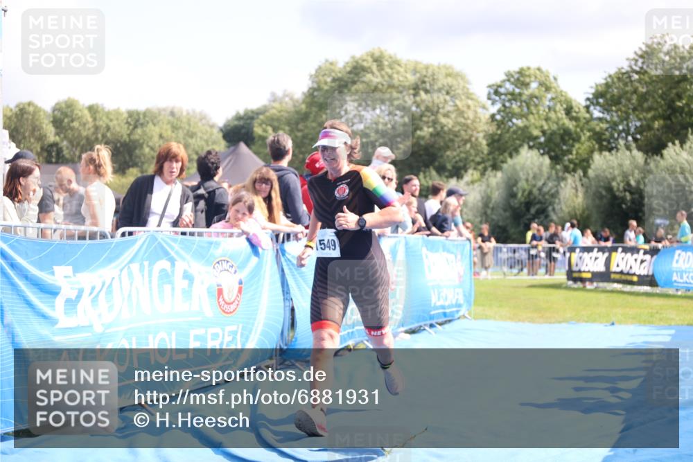 25.08.2024 - Elbe Triathlon Hamburg H.Heesch http://msf.ph/oto/6881931 25.08.2024 11:58:03 Ziel 1549 meine-sportfotos.de
