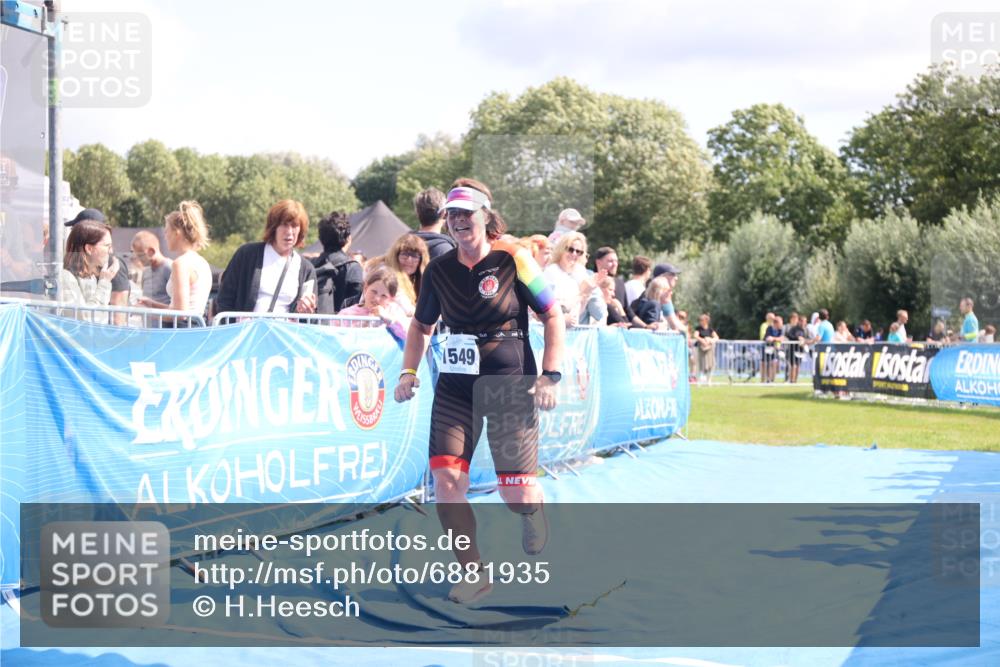 25.08.2024 - Elbe Triathlon Hamburg H.Heesch http://msf.ph/oto/6881935 25.08.2024 11:58:03 Ziel 1549 meine-sportfotos.de