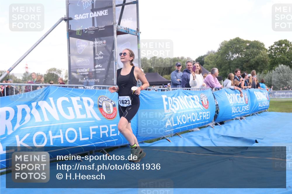 25.08.2024 - Elbe Triathlon Hamburg H.Heesch http://msf.ph/oto/6881936 25.08.2024 12:38:59 Ziel  meine-sportfotos.de
