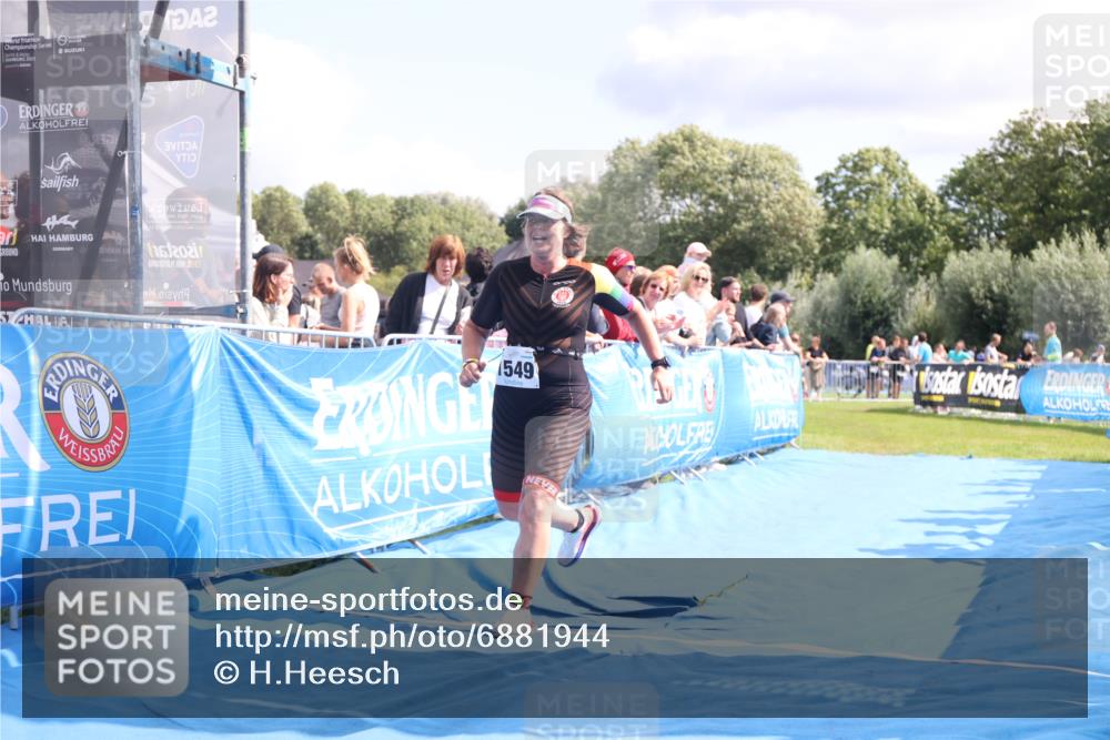 25.08.2024 - Elbe Triathlon Hamburg H.Heesch http://msf.ph/oto/6881944 25.08.2024 11:58:03 Ziel 1549 meine-sportfotos.de