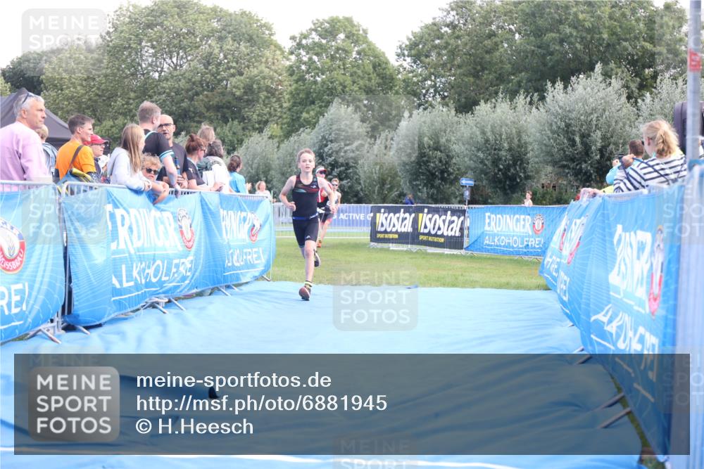 25.08.2024 - Elbe Triathlon Hamburg H.Heesch http://msf.ph/oto/6881945 25.08.2024 12:40:51 Ziel 1723, 1759 meine-sportfotos.de