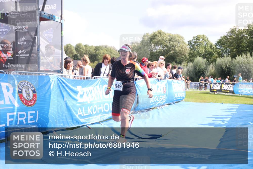 25.08.2024 - Elbe Triathlon Hamburg H.Heesch http://msf.ph/oto/6881946 25.08.2024 11:58:03 Ziel 1549 meine-sportfotos.de