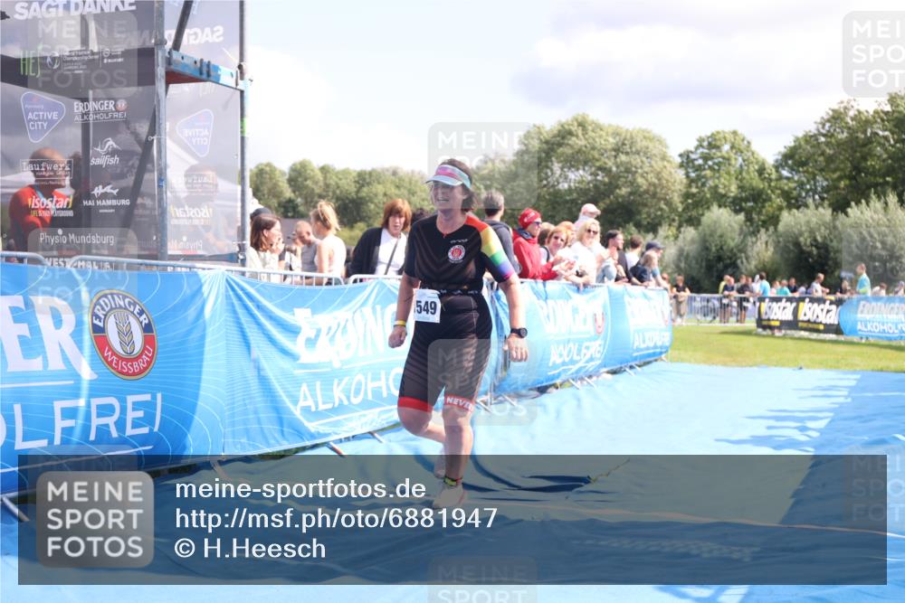 25.08.2024 - Elbe Triathlon Hamburg H.Heesch http://msf.ph/oto/6881947 25.08.2024 11:58:03 Ziel 1549 meine-sportfotos.de