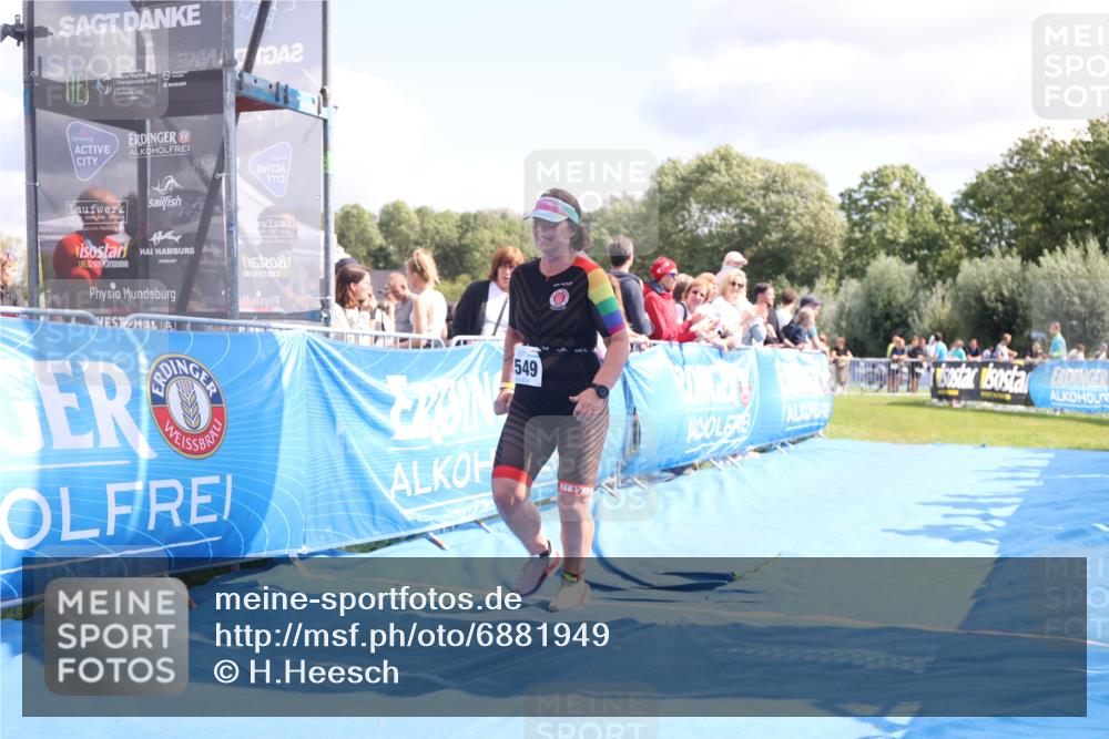 25.08.2024 - Elbe Triathlon Hamburg H.Heesch http://msf.ph/oto/6881949 25.08.2024 11:58:03 Ziel 1549 meine-sportfotos.de