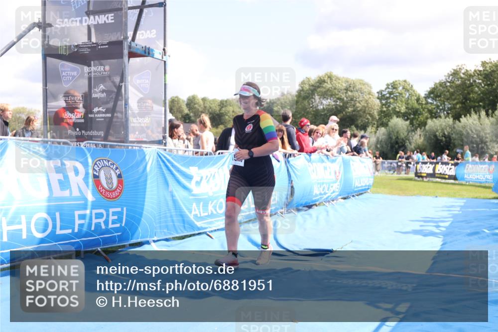 25.08.2024 - Elbe Triathlon Hamburg H.Heesch http://msf.ph/oto/6881951 25.08.2024 11:58:03 Ziel 1549 meine-sportfotos.de