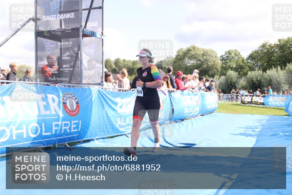 25.08.2024 - Elbe Triathlon Hamburg H.Heesch http://msf.ph/oto/6881952 25.08.2024 11:58:03 Ziel 1549 meine-sportfotos.de