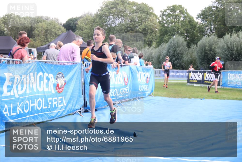 25.08.2024 - Elbe Triathlon Hamburg H.Heesch http://msf.ph/oto/6881965 25.08.2024 12:40:53 Ziel 1723, 1754, 1759 meine-sportfotos.de