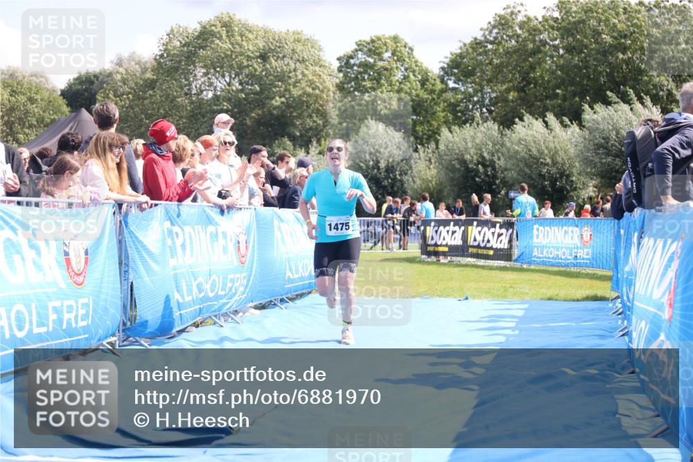 25.08.2024 - Elbe Triathlon Hamburg H.Heesch http://msf.ph/oto/6881970 25.08.2024 11:58:10 Ziel 1475, 1549 meine-sportfotos.de