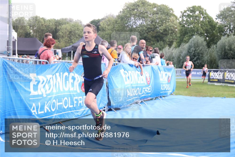 25.08.2024 - Elbe Triathlon Hamburg H.Heesch http://msf.ph/oto/6881976 25.08.2024 12:40:53 Ziel 1723, 1754, 1759 meine-sportfotos.de