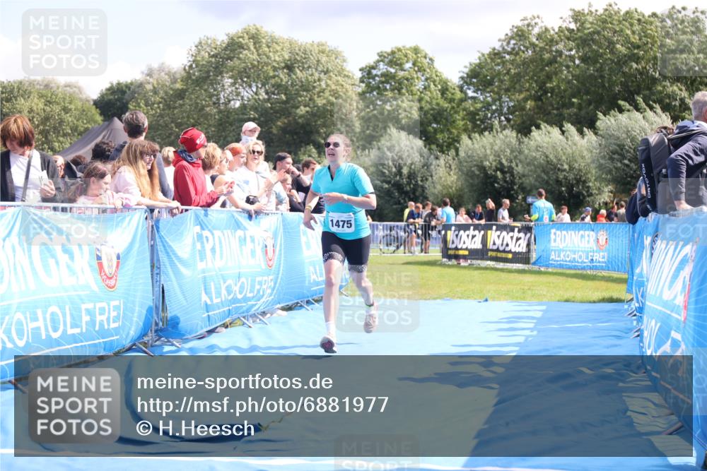25.08.2024 - Elbe Triathlon Hamburg H.Heesch http://msf.ph/oto/6881977 25.08.2024 11:58:10 Ziel 1475, 1549 meine-sportfotos.de