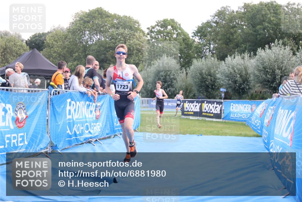 25.08.2024 - Elbe Triathlon Hamburg H.Heesch http://msf.ph/oto/6881980 25.08.2024 12:40:57 Ziel 1723, 1743, 1754, 1759 meine-sportfotos.de