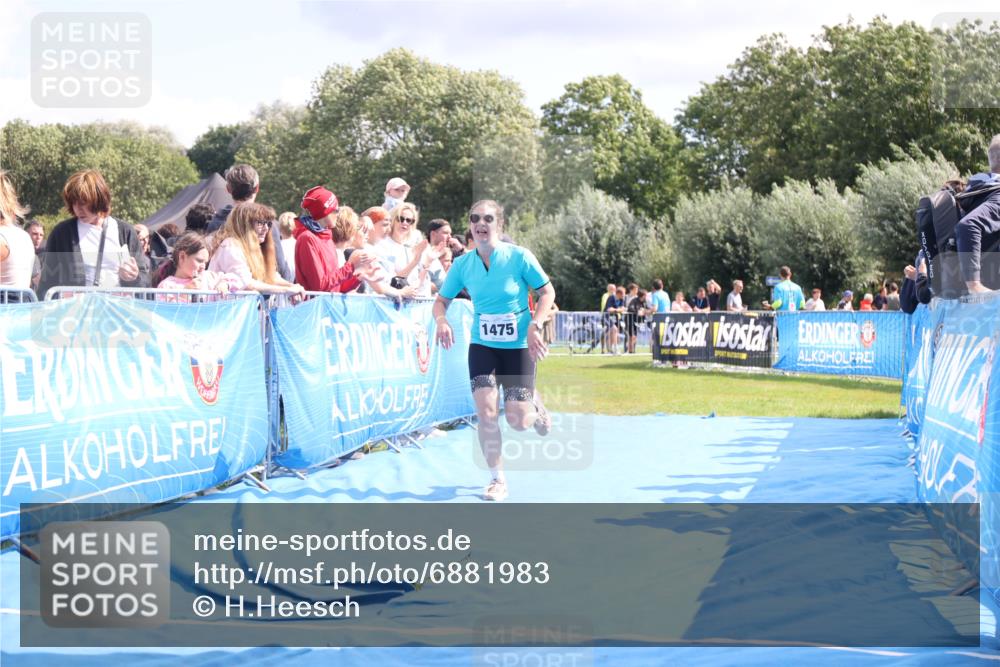 25.08.2024 - Elbe Triathlon Hamburg H.Heesch http://msf.ph/oto/6881983 25.08.2024 11:58:10 Ziel 1475, 1549 meine-sportfotos.de