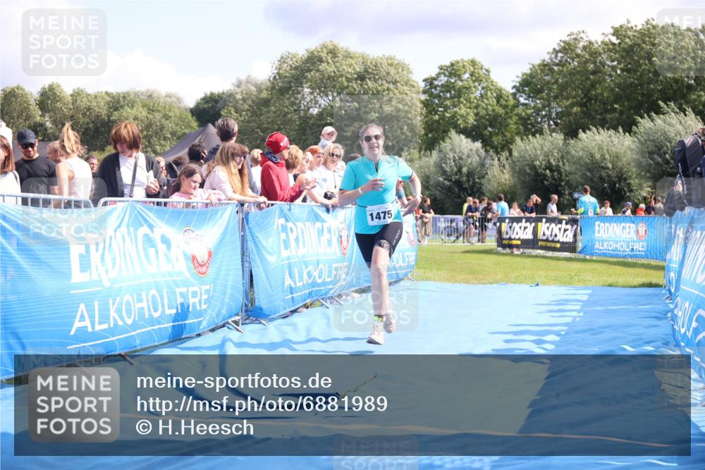 25.08.2024 - Elbe Triathlon Hamburg H.Heesch http://msf.ph/oto/6881989 25.08.2024 11:58:11 Ziel 1475, 1549, 1658 meine-sportfotos.de