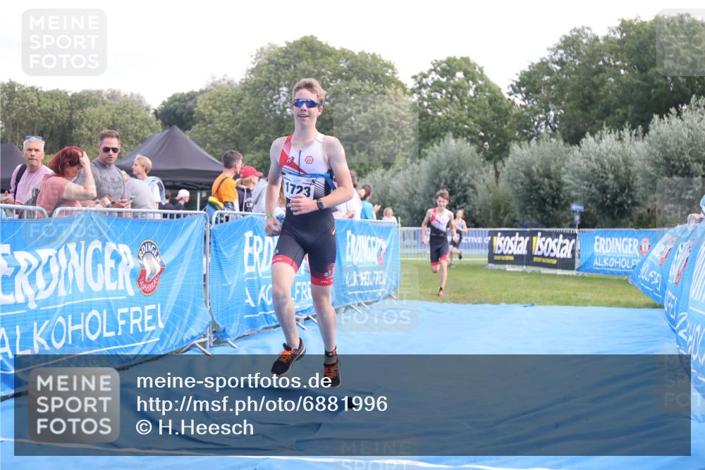 25.08.2024 - Elbe Triathlon Hamburg H.Heesch http://msf.ph/oto/6881996 25.08.2024 12:40:57 Ziel 1723, 1743, 1754, 1759 meine-sportfotos.de