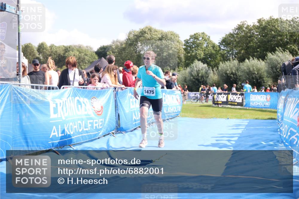 25.08.2024 - Elbe Triathlon Hamburg H.Heesch http://msf.ph/oto/6882001 25.08.2024 11:58:11 Ziel 1475, 1549, 1658 meine-sportfotos.de